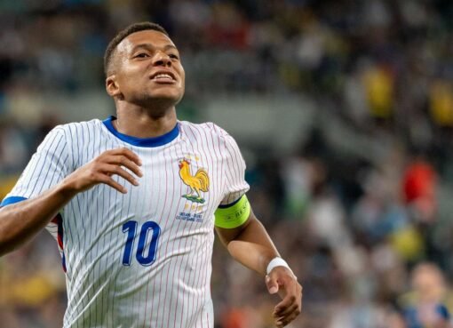 مبابي يكشف عن مرشحه المفضل: سأمنح ديمبلي الكرة الذهبية بنفسي